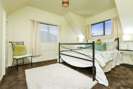 Photo of property in 9a Hanlon Crescent, Narrow Neck, Auckland, 0624