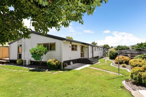 Photo of property in 12 Seamer Place, St Andrews, Hamilton, 3200