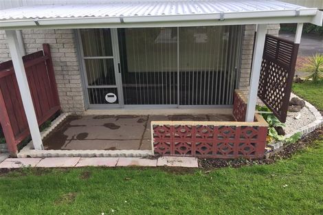 Photo of property in 1/4220 Great North Road, Glendene, Auckland, 0602