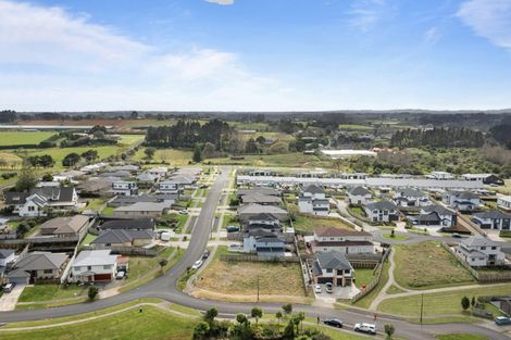 Photo of property in 9 Regis Park Drive, Pukekohe, 2120