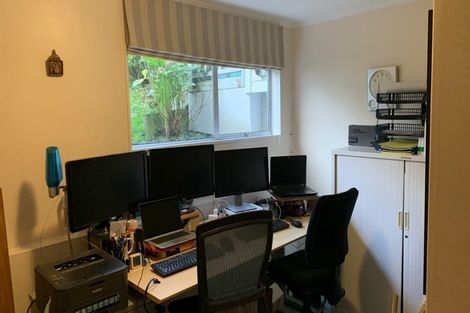 Photo of property in 5 Halswater Drive, Churton Park, Wellington, 6037