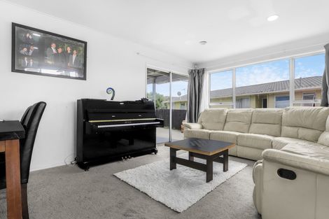 Photo of property in 32 Garus Avenue, Mangere East, Auckland, 2024