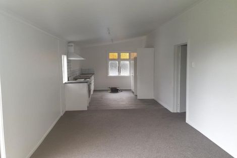 Photo of property in 2 Ruapehu Street, Castlecliff, Whanganui, 4501
