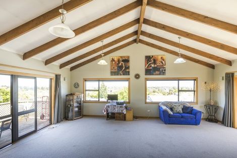 Photo of property in 23 Heatherlea Heights, Feilding, 4702