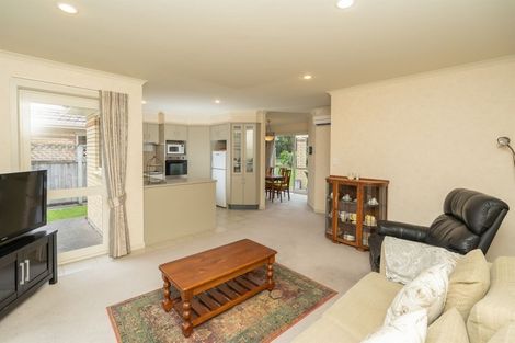 Photo of property in 39 Sovereign Isle Lane, Rototuna, Hamilton, 3210