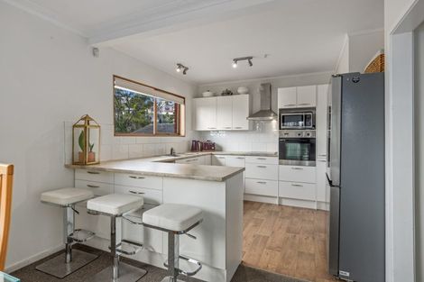 Photo of property in 2/12 Surville Place, Mairangi Bay, Auckland, 0630