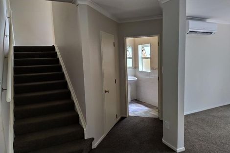 Photo of property in 9 Ryehill Close, New Lynn, Auckland, 0600