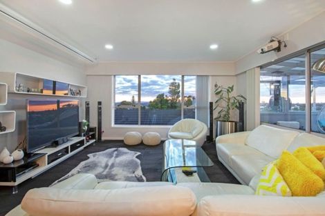 Photo of property in 132 Sandspit Road, Shelly Park, Auckland, 2014