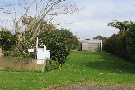 Photo of property in 19 West Crescent, Te Puru, Thames, 3575