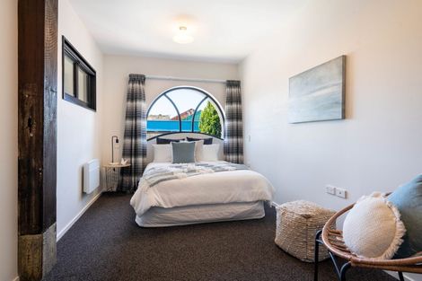 Photo of property in 2/5 Jetty Street, Dunedin Central, Dunedin, 9016