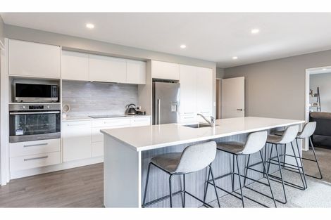 Photo of property in 177b High Street, Oxford, 7430