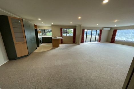 Photo of property in 5b Bishops Glen, Tawa, Wellington, 5028