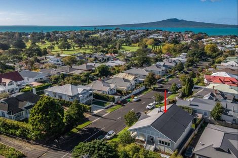 Photo of property in 39 Allenby Avenue, Devonport, Auckland, 0624