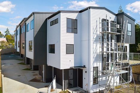 Photo of property in 11 Sarona Avenue, Glen Eden, Auckland, 0602