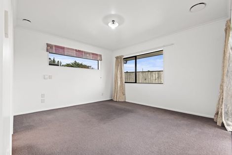 Photo of property in 9 Alpine Grove, Kelvin Grove, Palmerston North, 4414