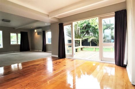 Photo of property in 2/42c Schnapper Rock Road, Schnapper Rock, Auckland, 0632
