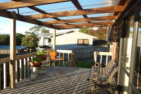 Photo of property in 1/13a Kitewao Street, Northcote, Auckland, 0627