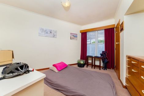 Photo of property in 10 Woodward Avenue, Mangere Bridge, Auckland, 2022