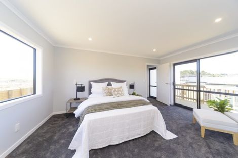 Photo of property in 3 Vaucluse Heights, Fitzherbert, Palmerston North, 4410