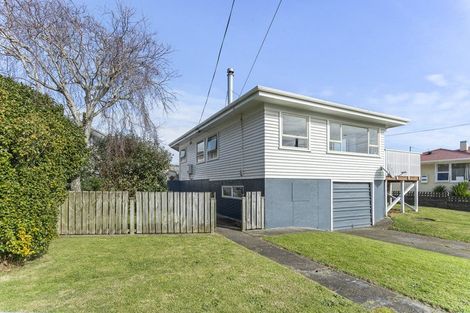 Photo of property in 6 Clearmont Crescent, Blagdon, New Plymouth, 4310