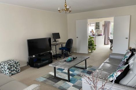 Photo of property in 2/62 Sunderlands Road, Half Moon Bay, Auckland, 2012