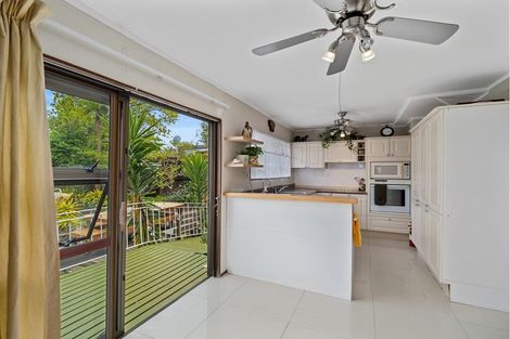 Photo of property in 1/2c Sunnynook Road, Sunnynook, Auckland, 0620