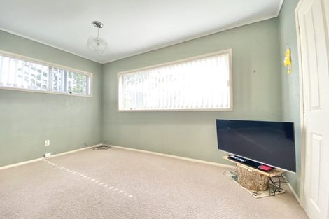 Photo of property in 9a Hutchinsons Road, Bucklands Beach, Auckland, 2014