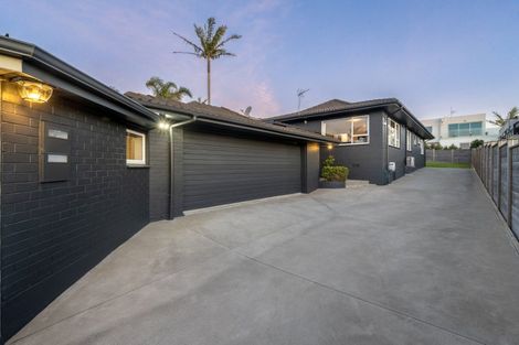 Photo of property in 32b Takutai Avenue, Bucklands Beach, Auckland, 2012