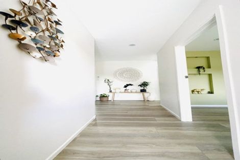 Photo of property in 5 Freshney Place, Hillpark, Auckland, 2102