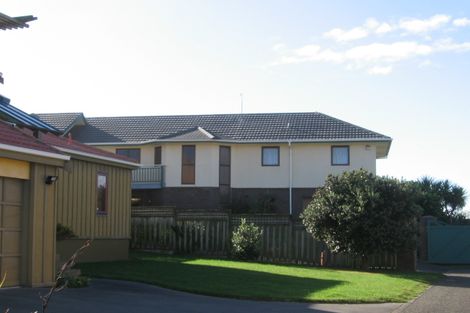 Photo of property in 21 Olliver Grove, Waikanae Beach, Waikanae, 5036
