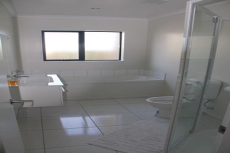 Photo of property in 20 Havana Rise, Grenada Village, Wellington, 6037