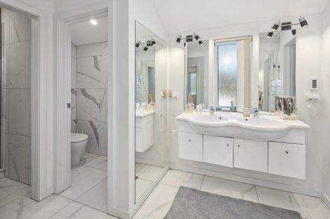 Photo of property in 28 Magnolia Rise, Waipahihi, Taupo, 3330