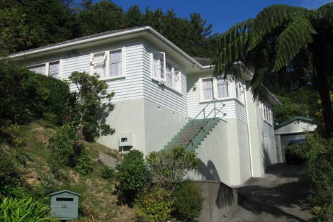 Photo of property in 118 Manuka Street, Stokes Valley, Lower Hutt, 5019