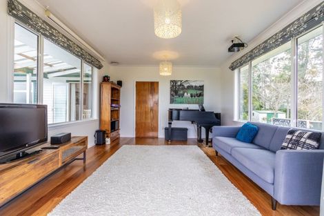 Photo of property in 296 Old Road West, Turitea, Palmerston North, 4472