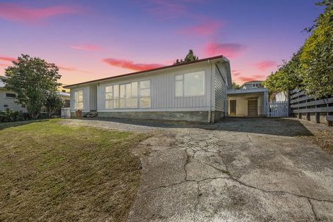 Photo of property in 23 Dowling Grove, Silverstream, Upper Hutt, 5019