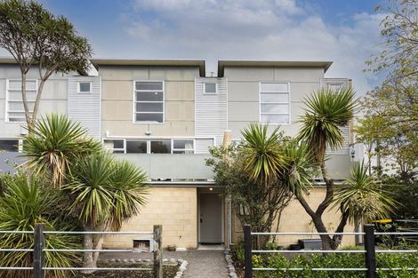 Photo of property in 132 Purchas Street, Edgeware, Christchurch, 8013