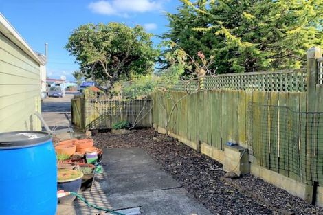 Photo of property in 2/132 Church Street, Onehunga, Auckland, 1061