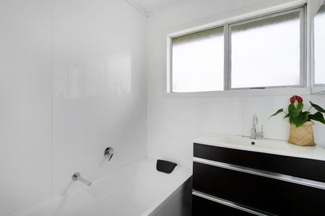 Photo of property in 12 Tiari Place, Mangere East, Auckland, 2024