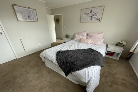 Photo of property in 24 Onedin Place, Titirangi, Auckland, 0604