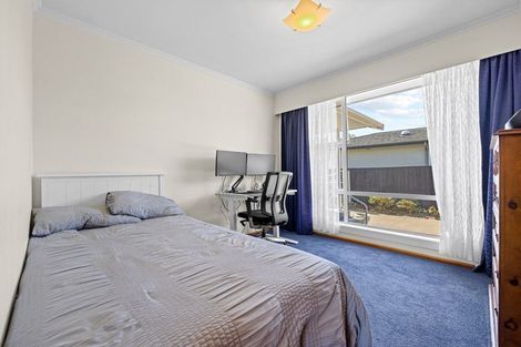Photo of property in 15 Waratah Street, Avondale, Christchurch, 8061