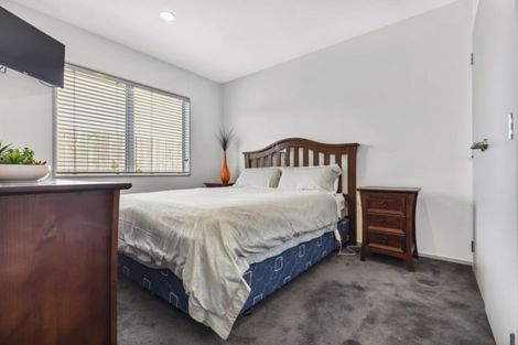 Photo of property in 11 Nirmal Place, Sunnyvale, Auckland, 0612