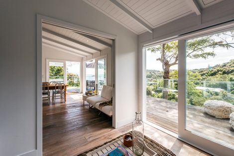 Photo of property in 31 Miro Road, Palm Beach, Waiheke Island, 1081