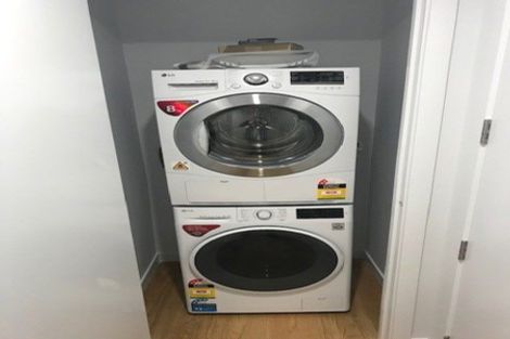 Photo of property in Frank Sargeson Apts, 508/74 Anzac Street, Takapuna, Auckland, 0622