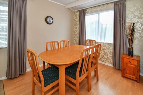 Photo of property in 2/160 Porchester Road, Papakura, 2110