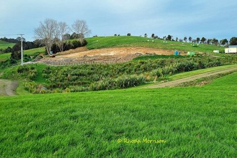 Photo of property in 12 Arahanga Road, Paparoa, 0571