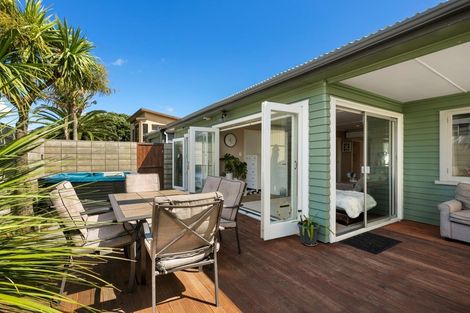 Photo of property in 32a Oceanbeach Road, Mount Maunganui, 3116
