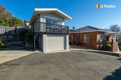 Photo of property in 21 Earls Road, Saint Clair, Dunedin, 9012