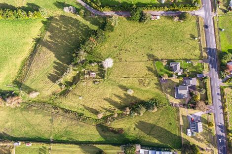 Photo of property in 389 Taupaki Road, Kumeu, 0892