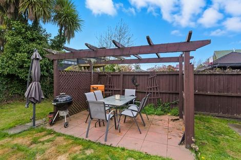 Photo of property in 12 Harkness Place, Avonhead, Christchurch, 8042