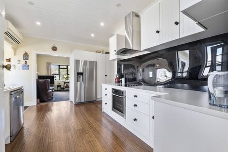 Photo of property in 17 Graham Street, Eltham, 4322